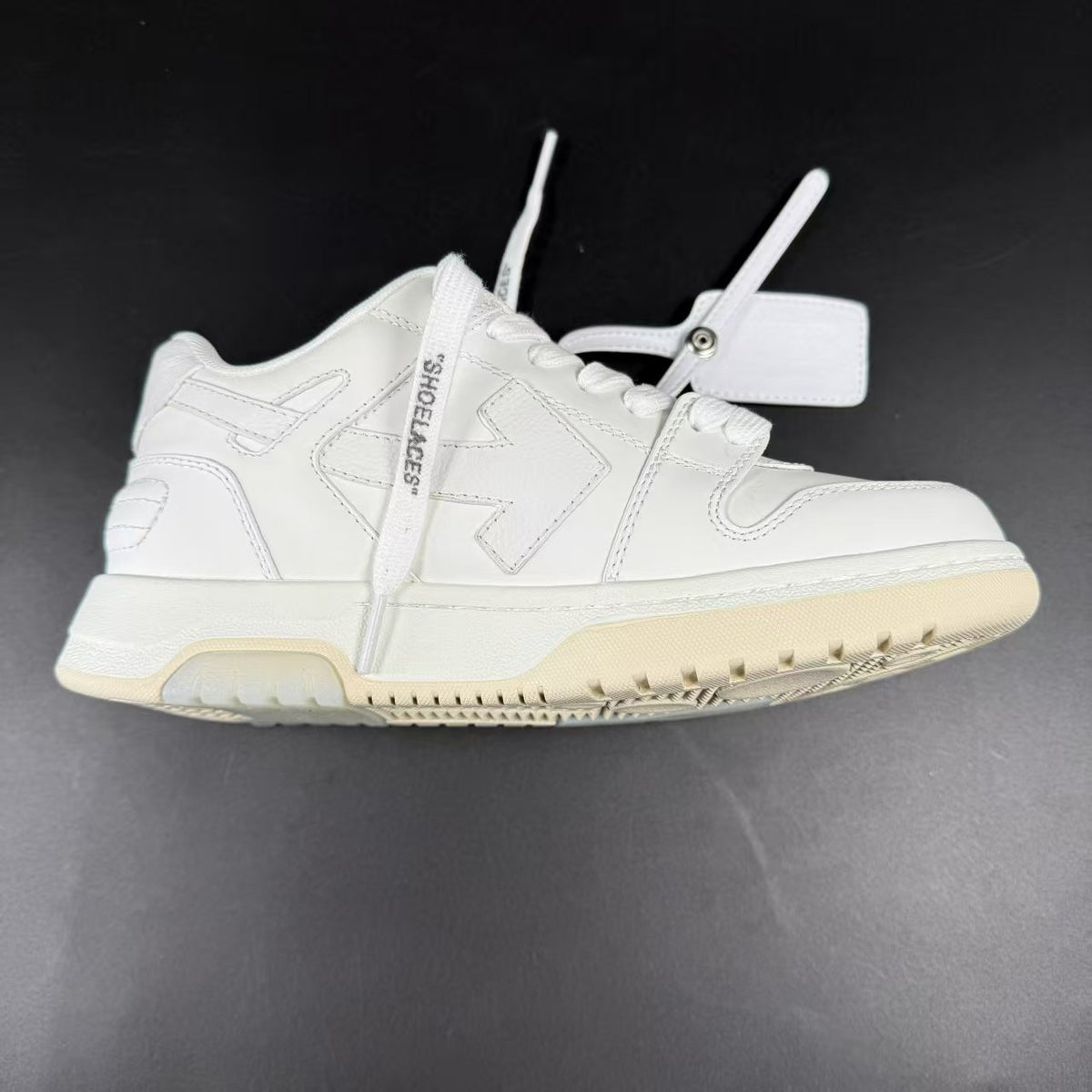 OFF-WHITE OUT OF OFFICE