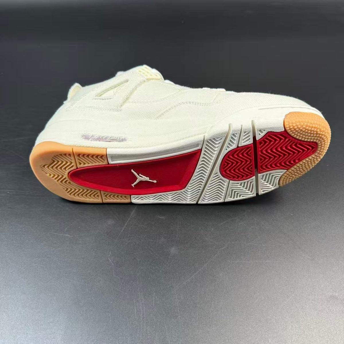 JORDAN 4
