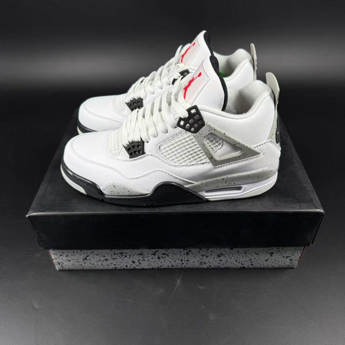 JORDAN 4