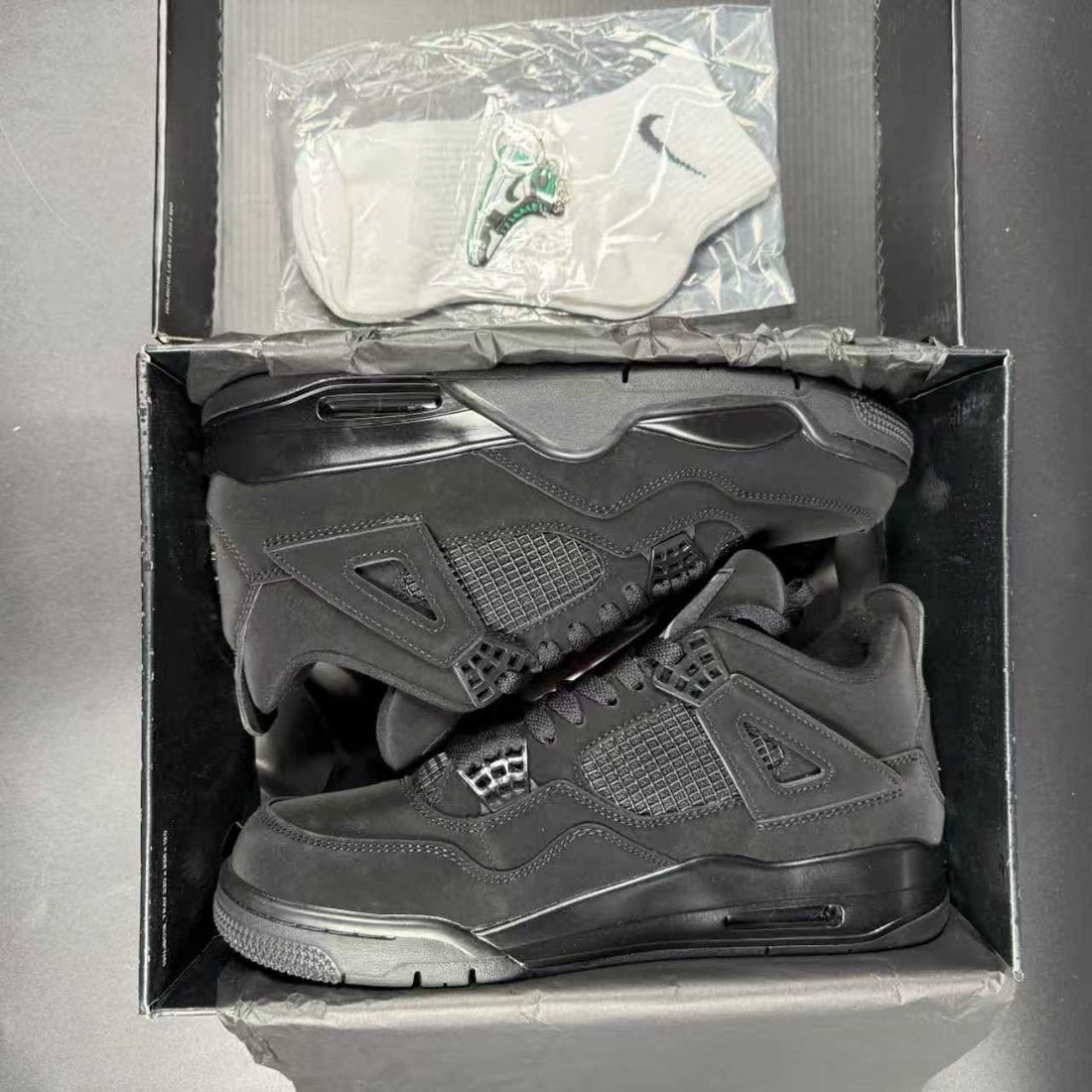 JORDAN 4