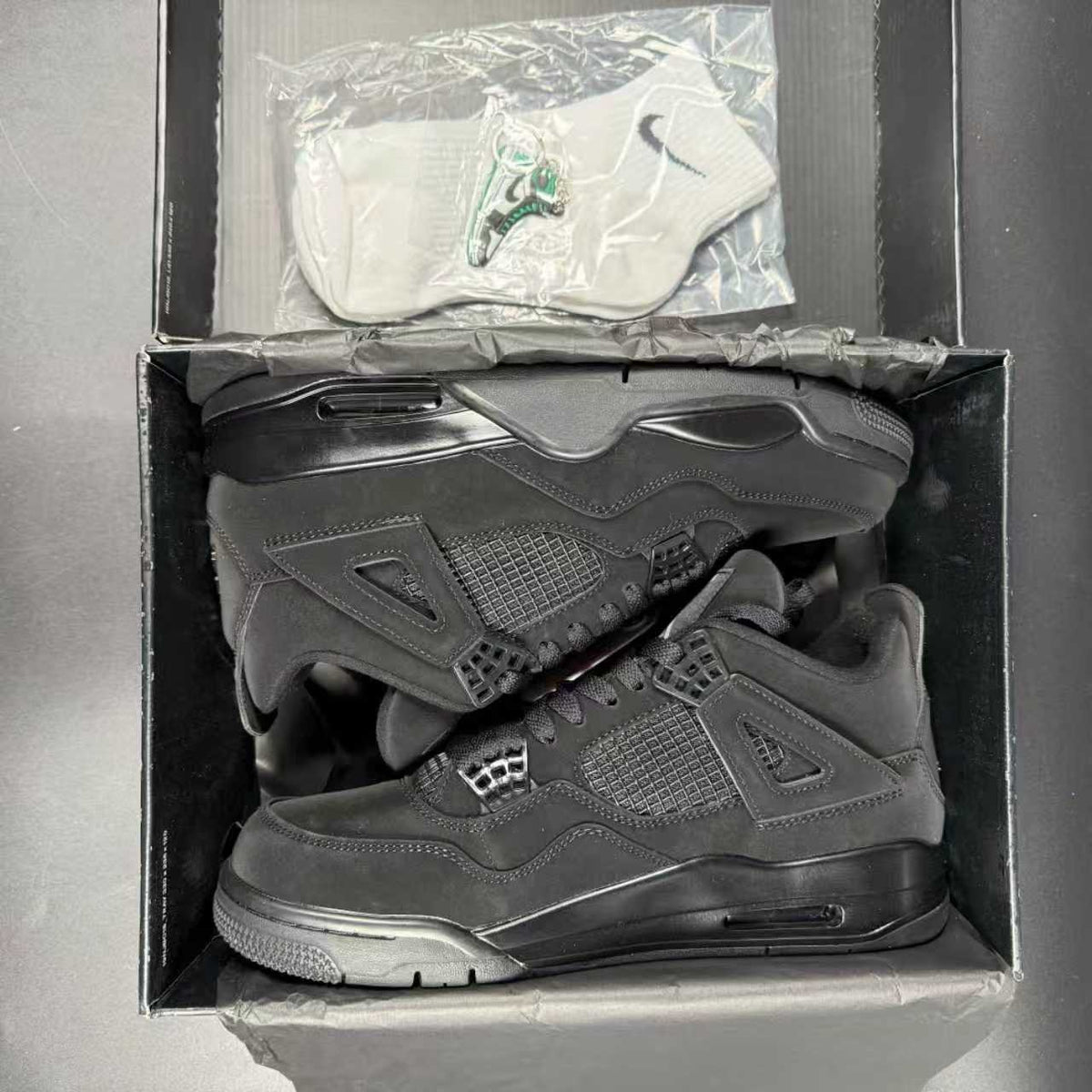 JORDAN 4