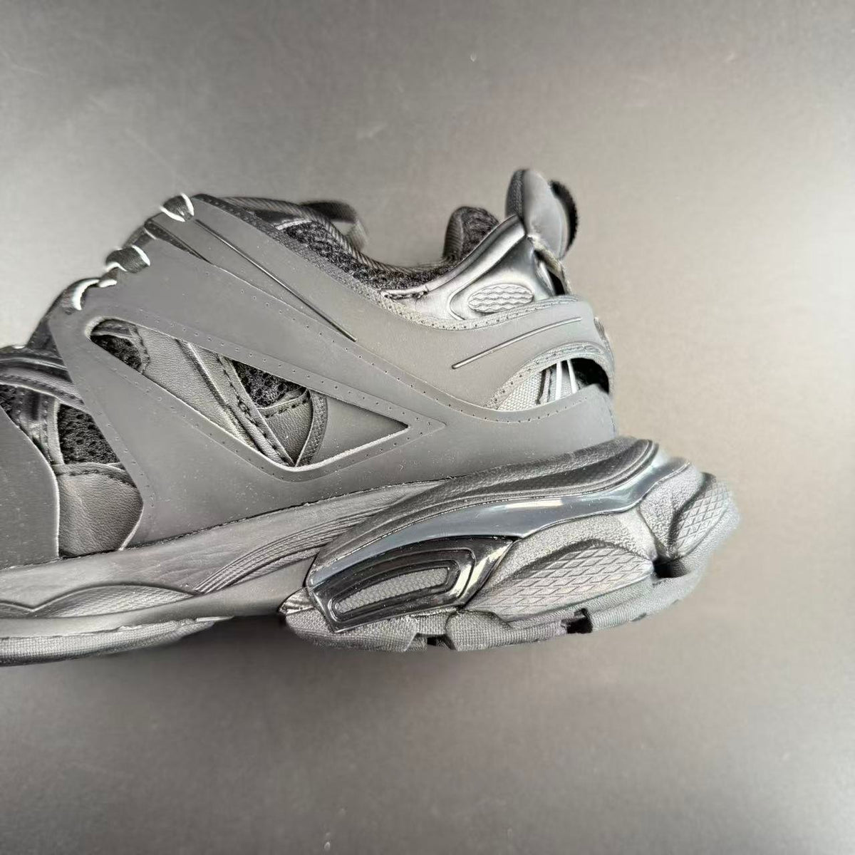 BALENCIAGA TRACK