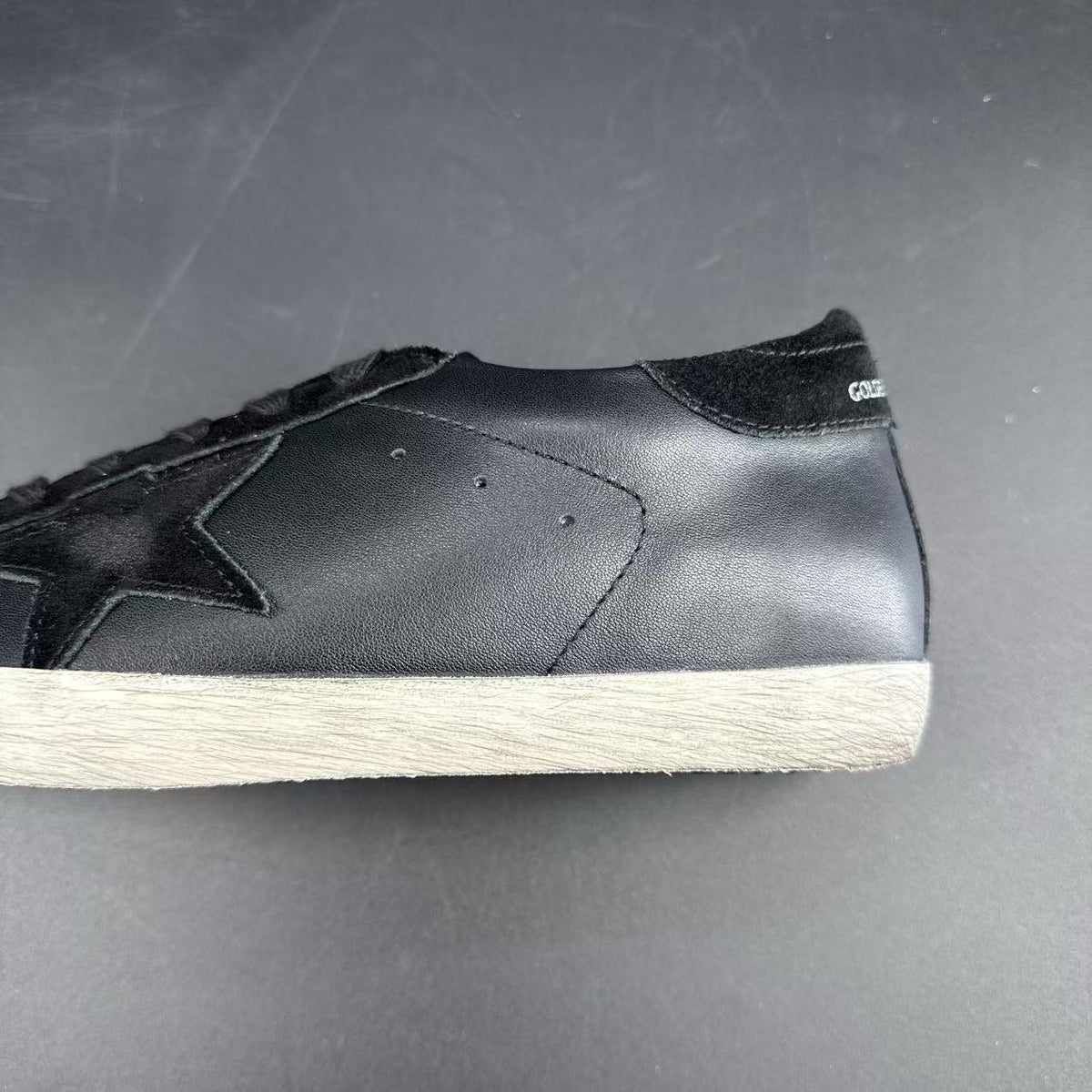 GOLDEN GOOSE