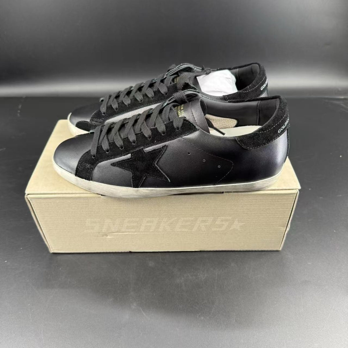 GOLDEN GOOSE
