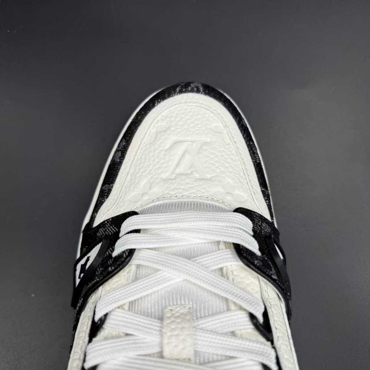 LV TRAINER