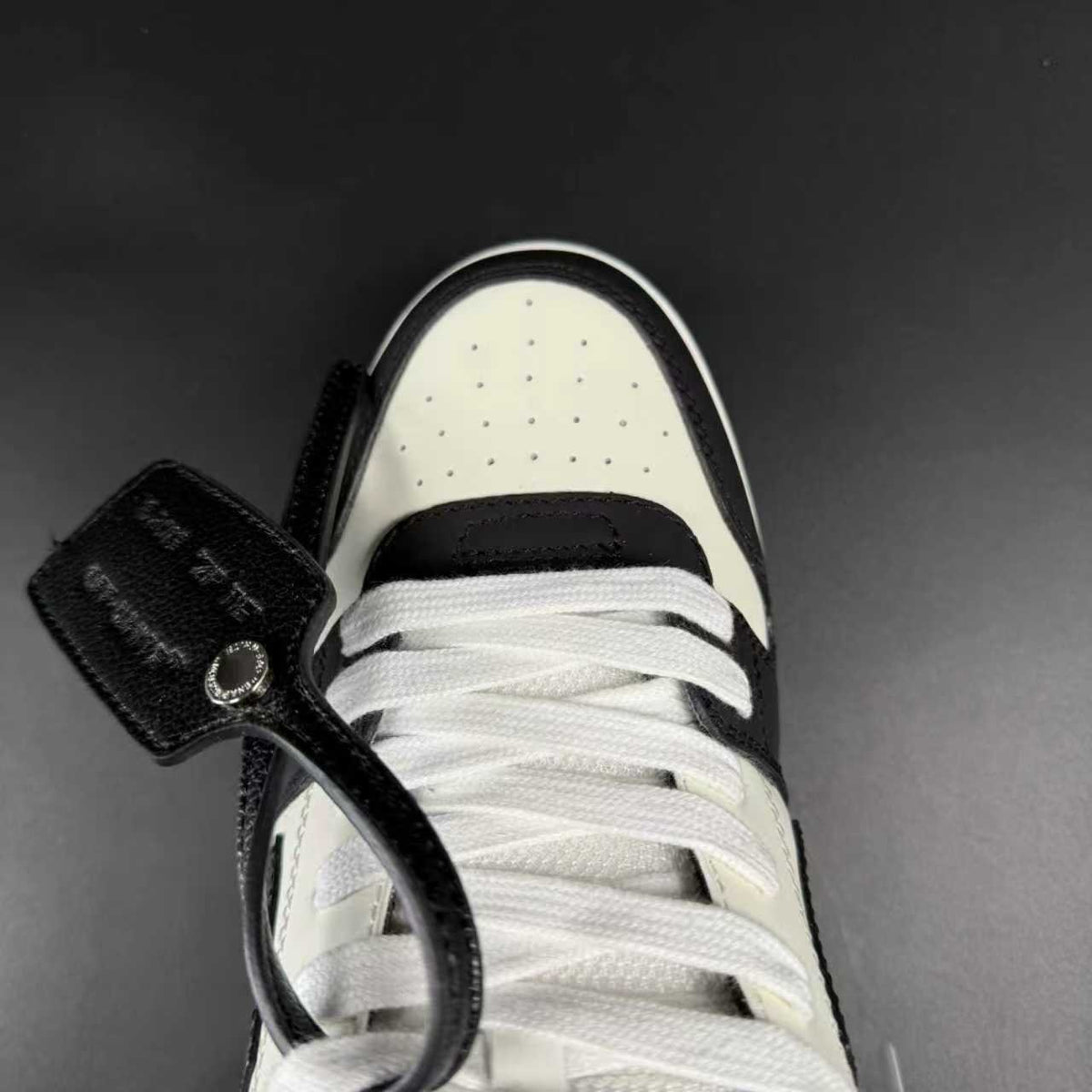 OFF-WHITE OUT OF OFFICE