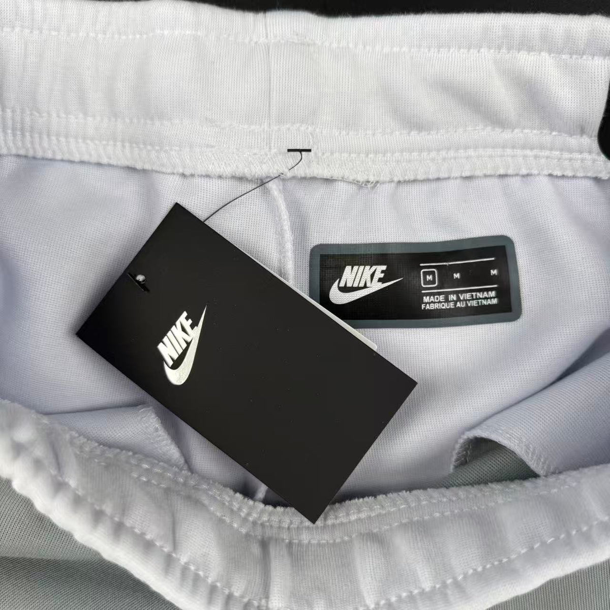NK TECH FLEECE – GRIGIO/BIANCO (completo)