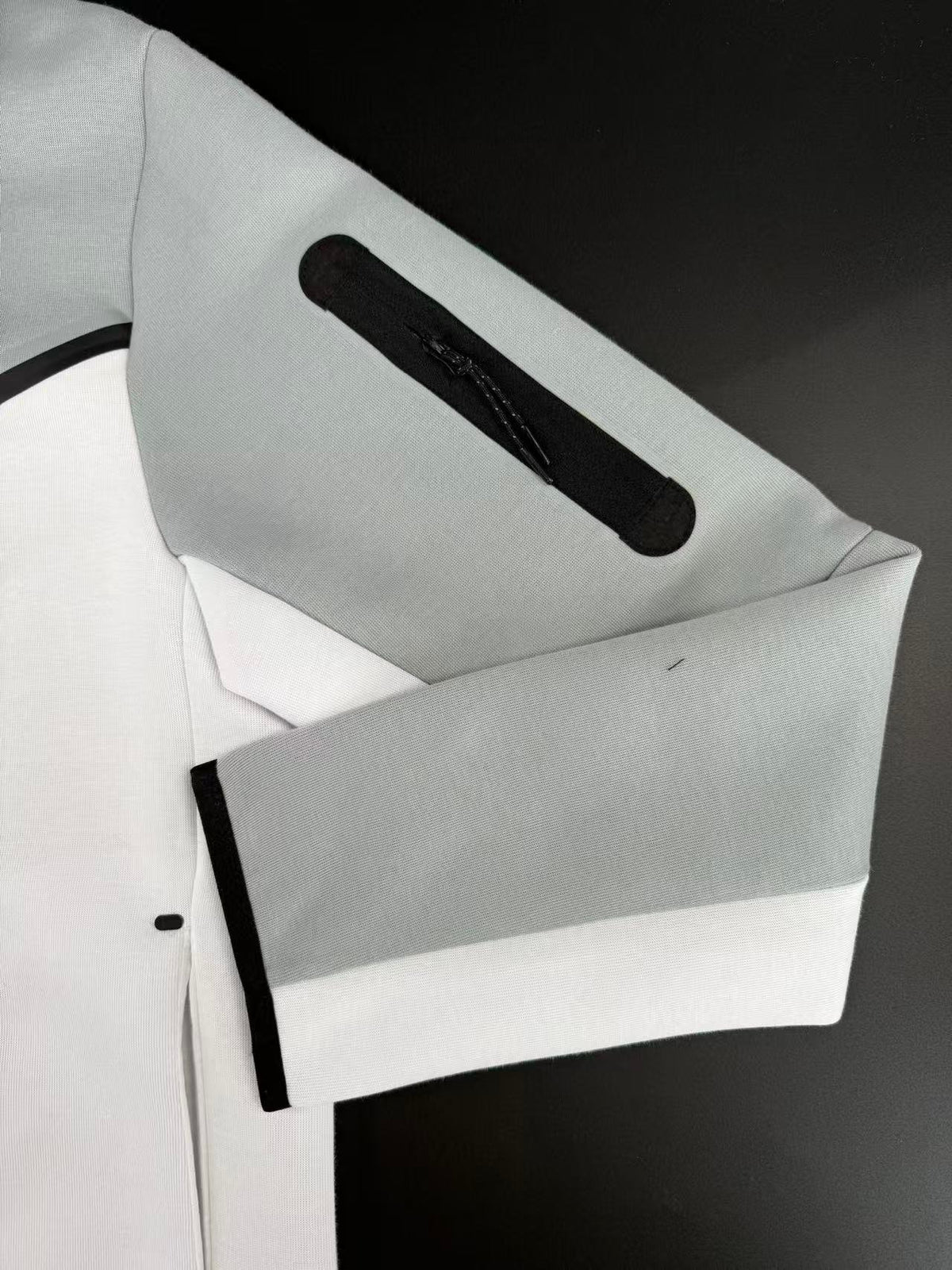 NK TECH FLEECE – GRIGIO/BIANCO (completo)