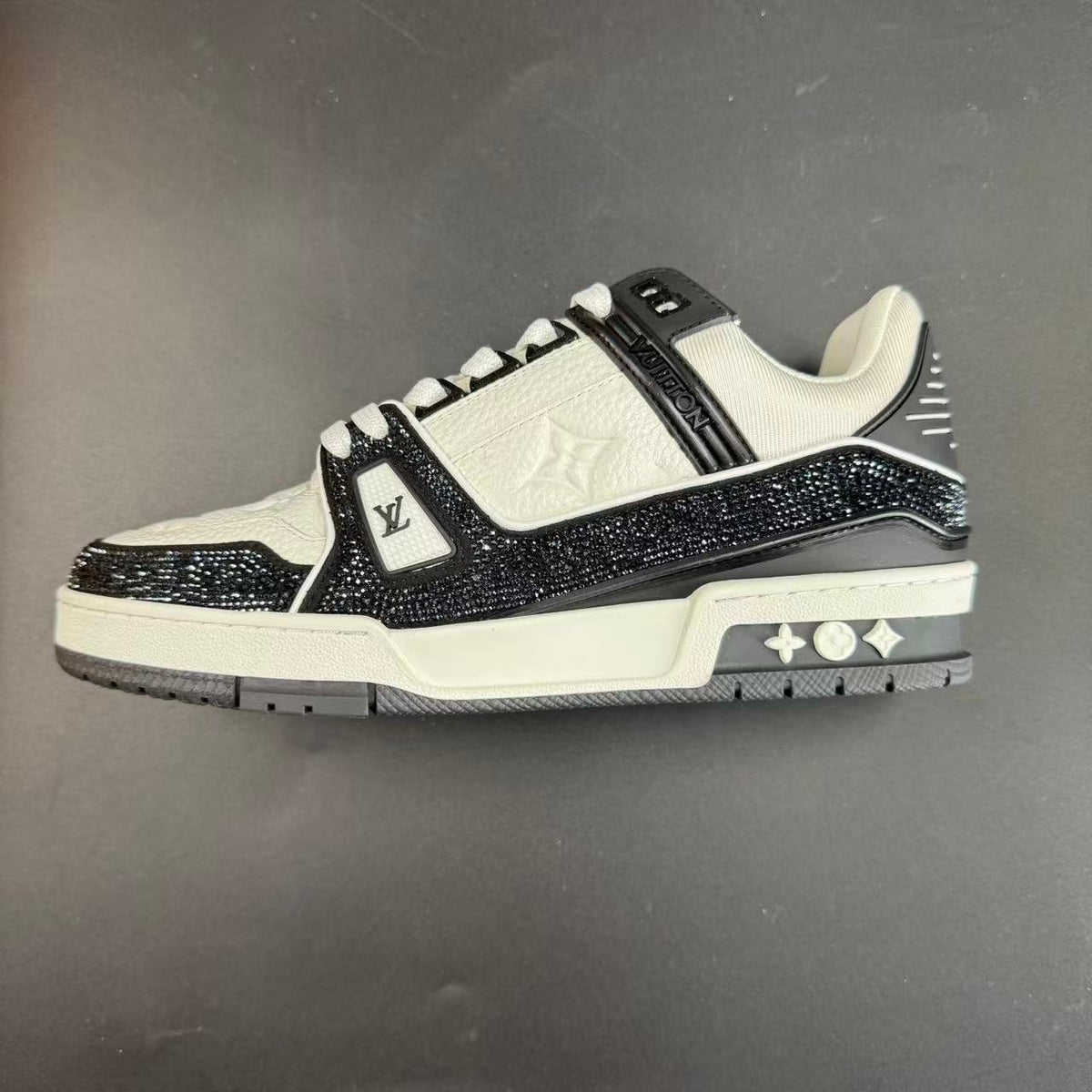 LV TRAINER