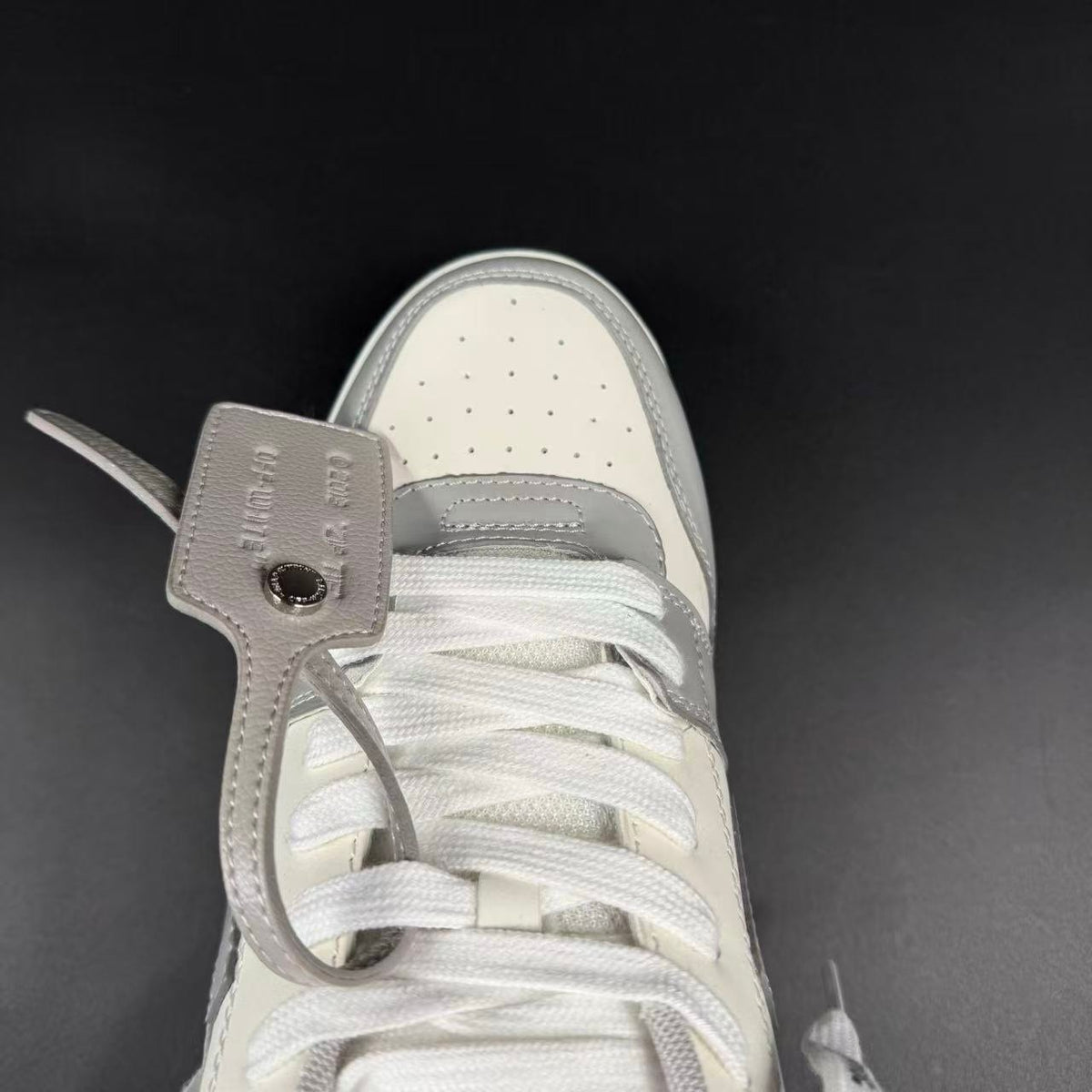 OFF-WHITE OUT OF OFFICE