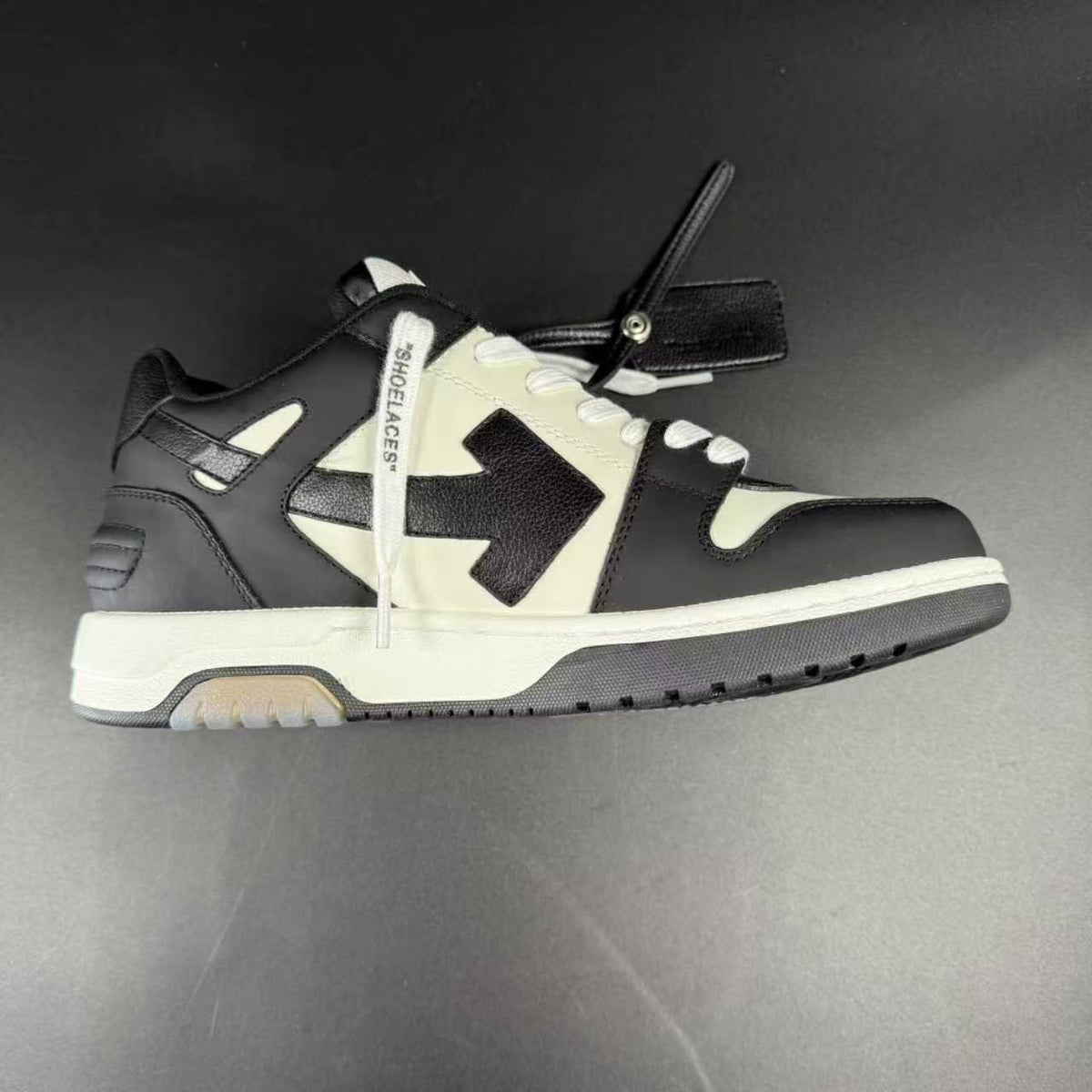OFF-WHITE OUT OF OFFICE