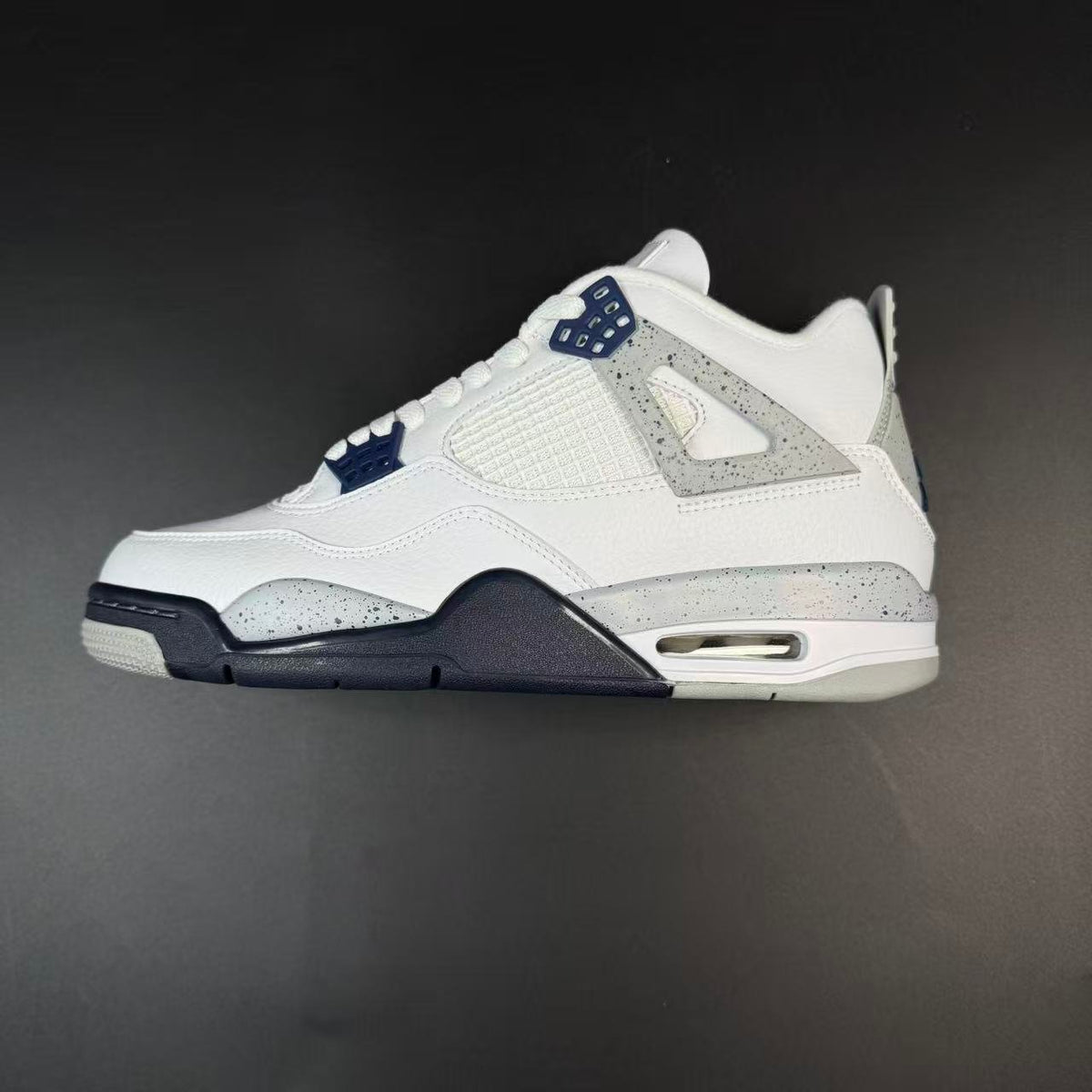 JORDAN 4