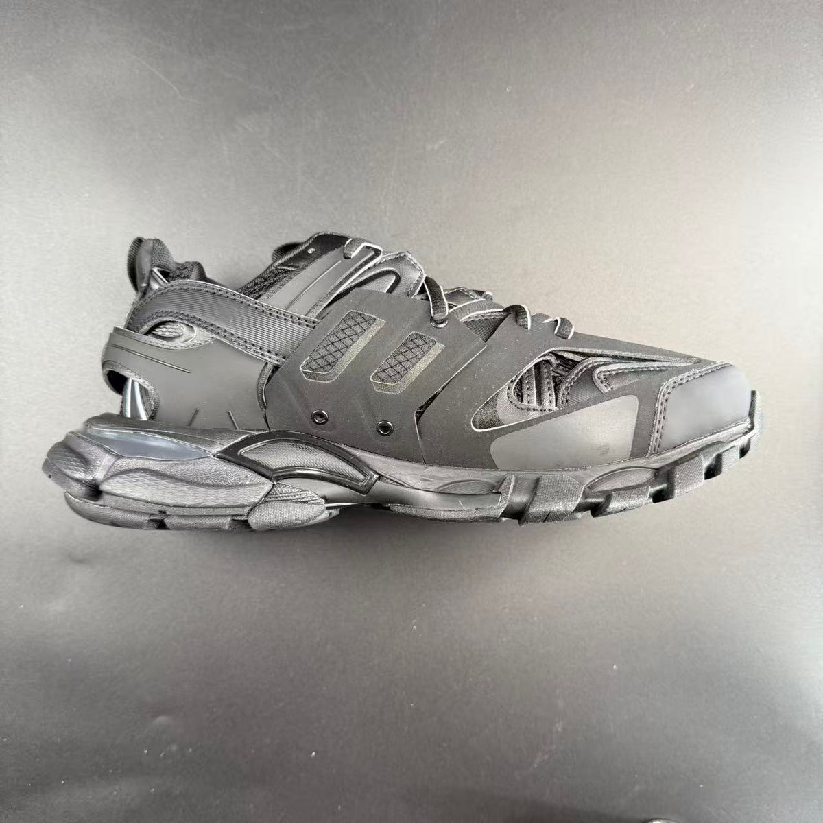 BALENCIAGA TRACK