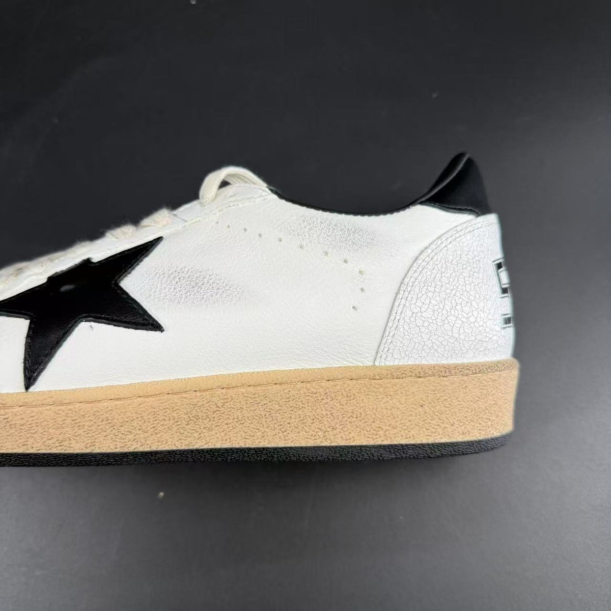 GOLDEN GOOSE