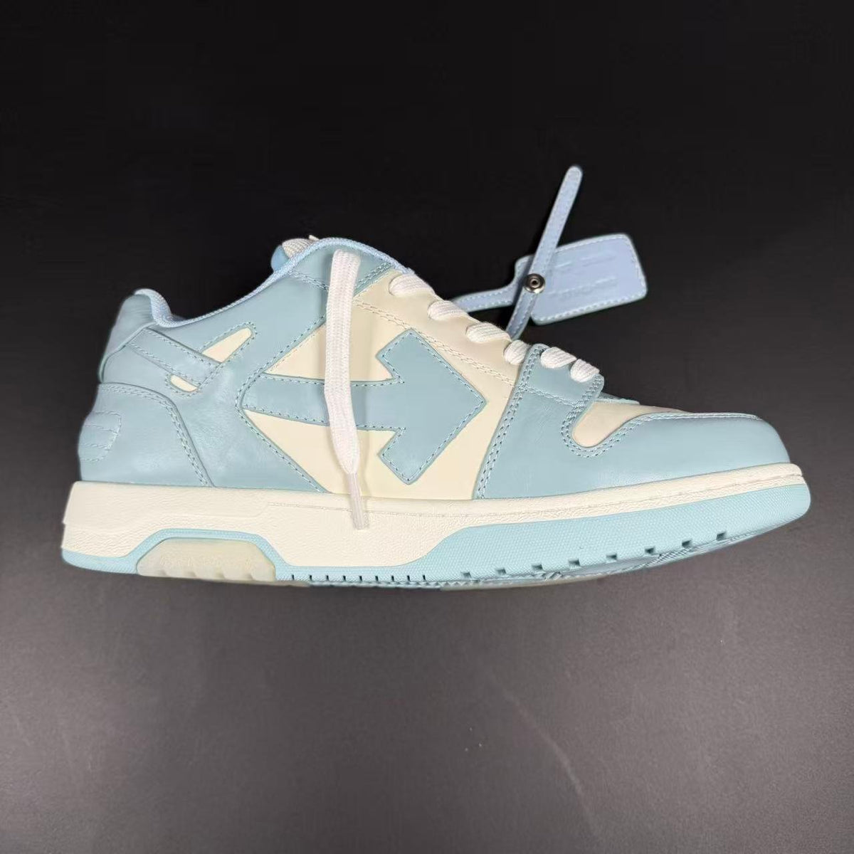 OFF-WHITE OUT OF OFFICE