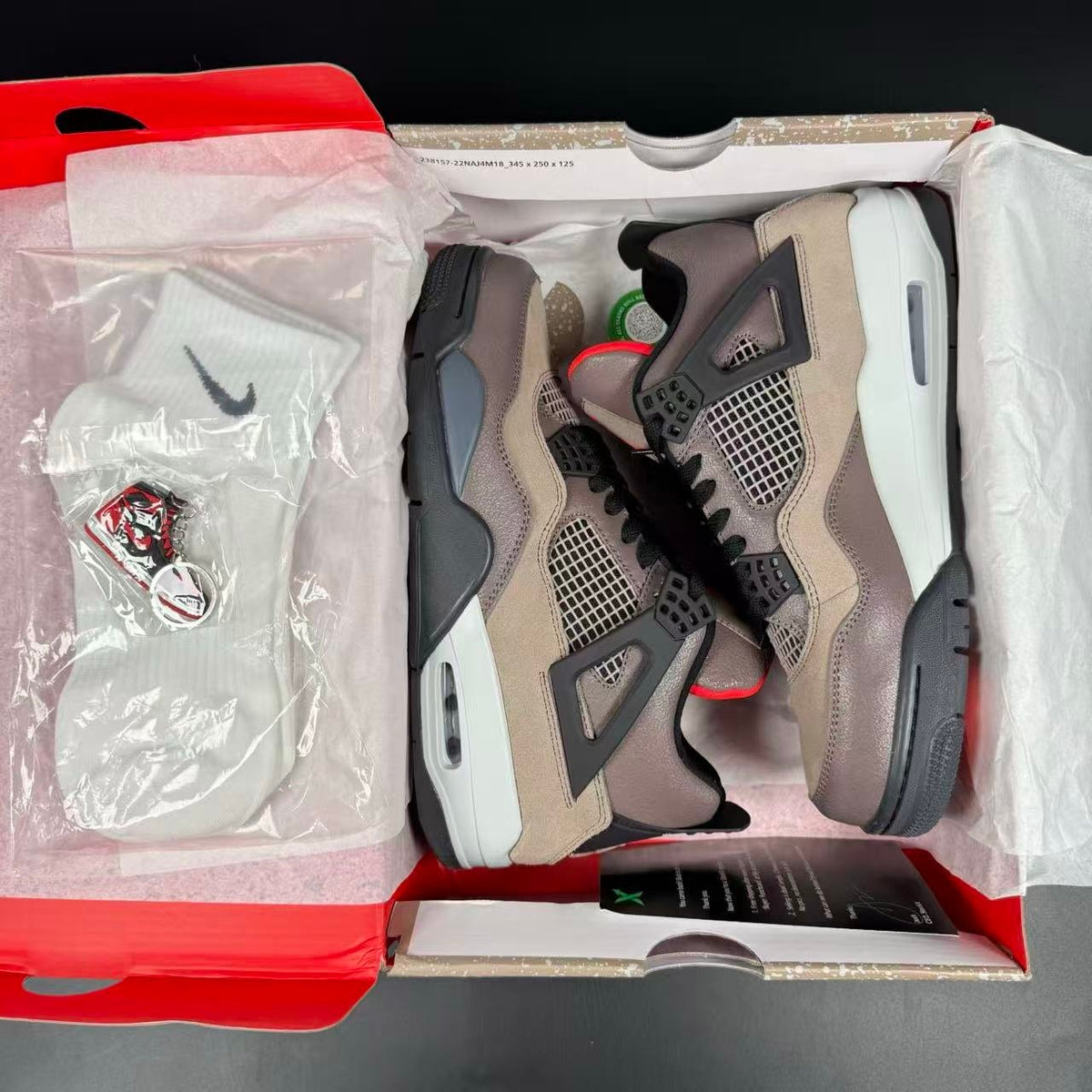 JORDAN 4