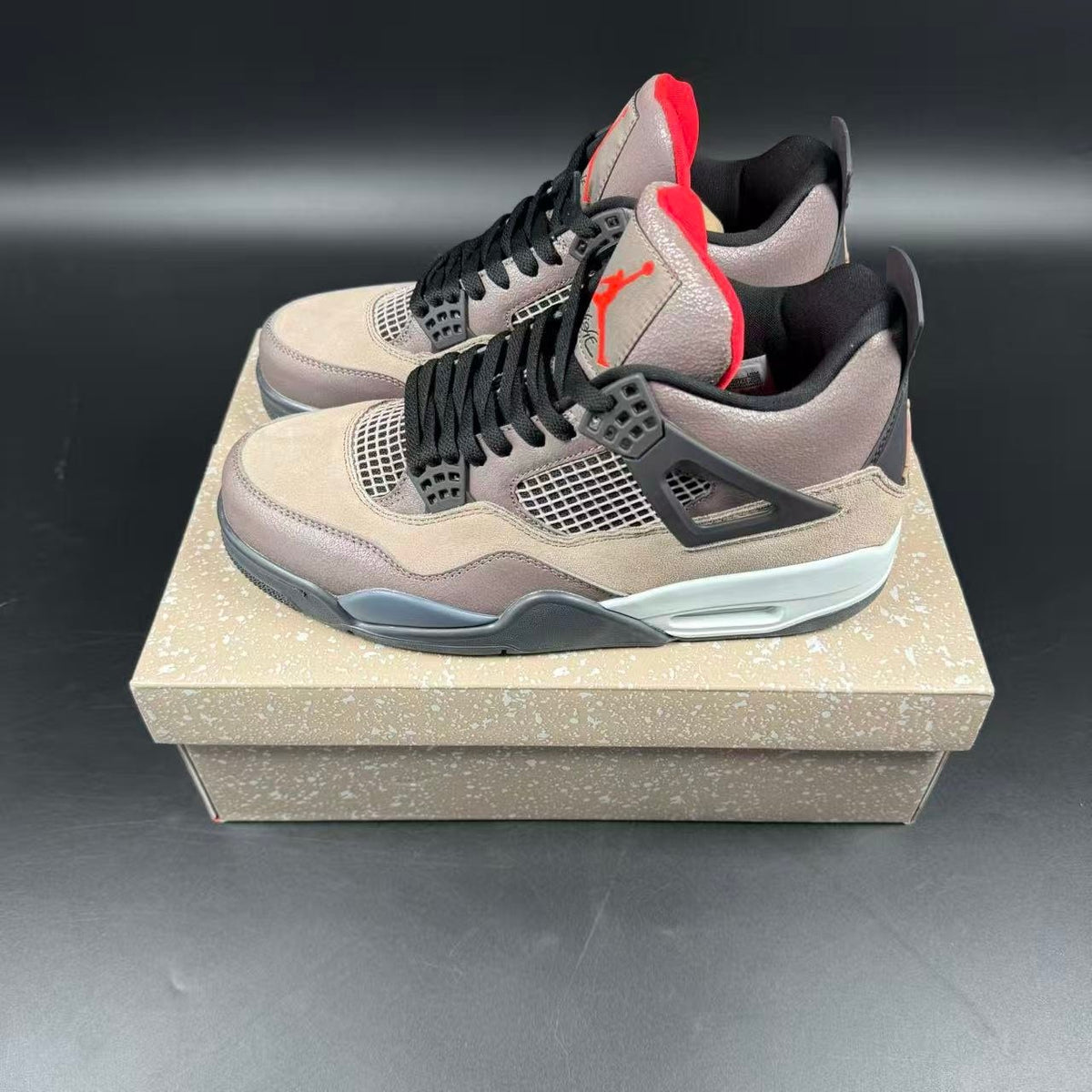 JORDAN 4