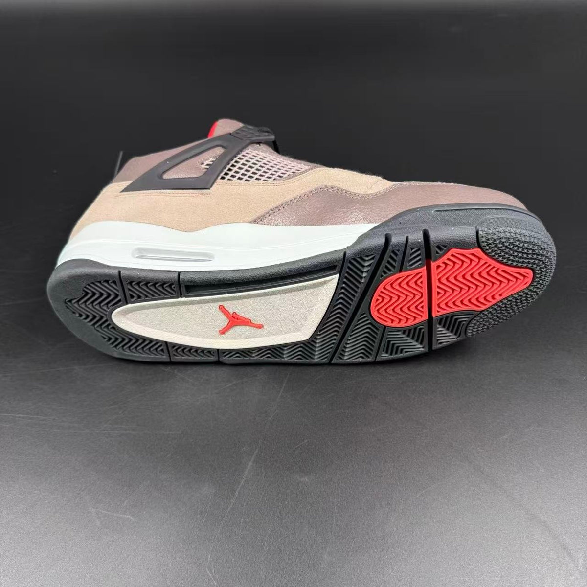 JORDAN 4