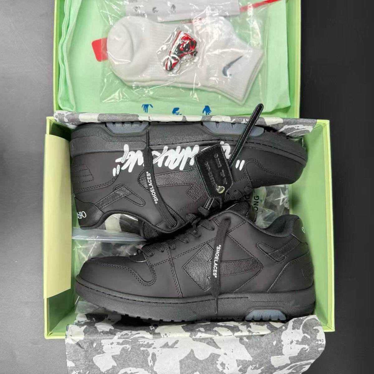 OFF-WHITE OUT OF OFFICE
