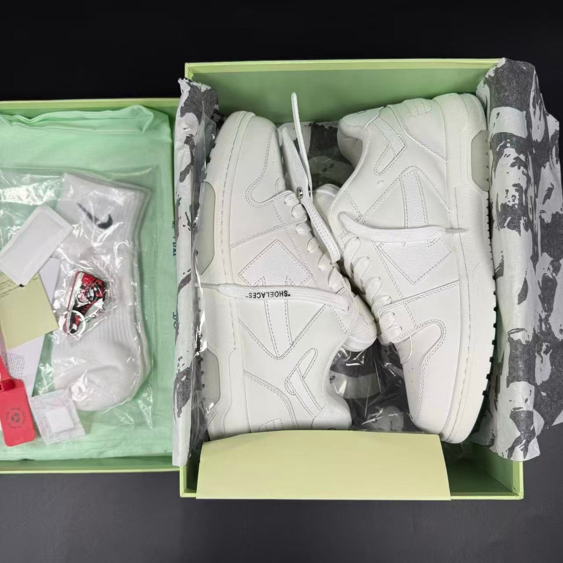 OFF-WHITE OUT OF OFFICE
