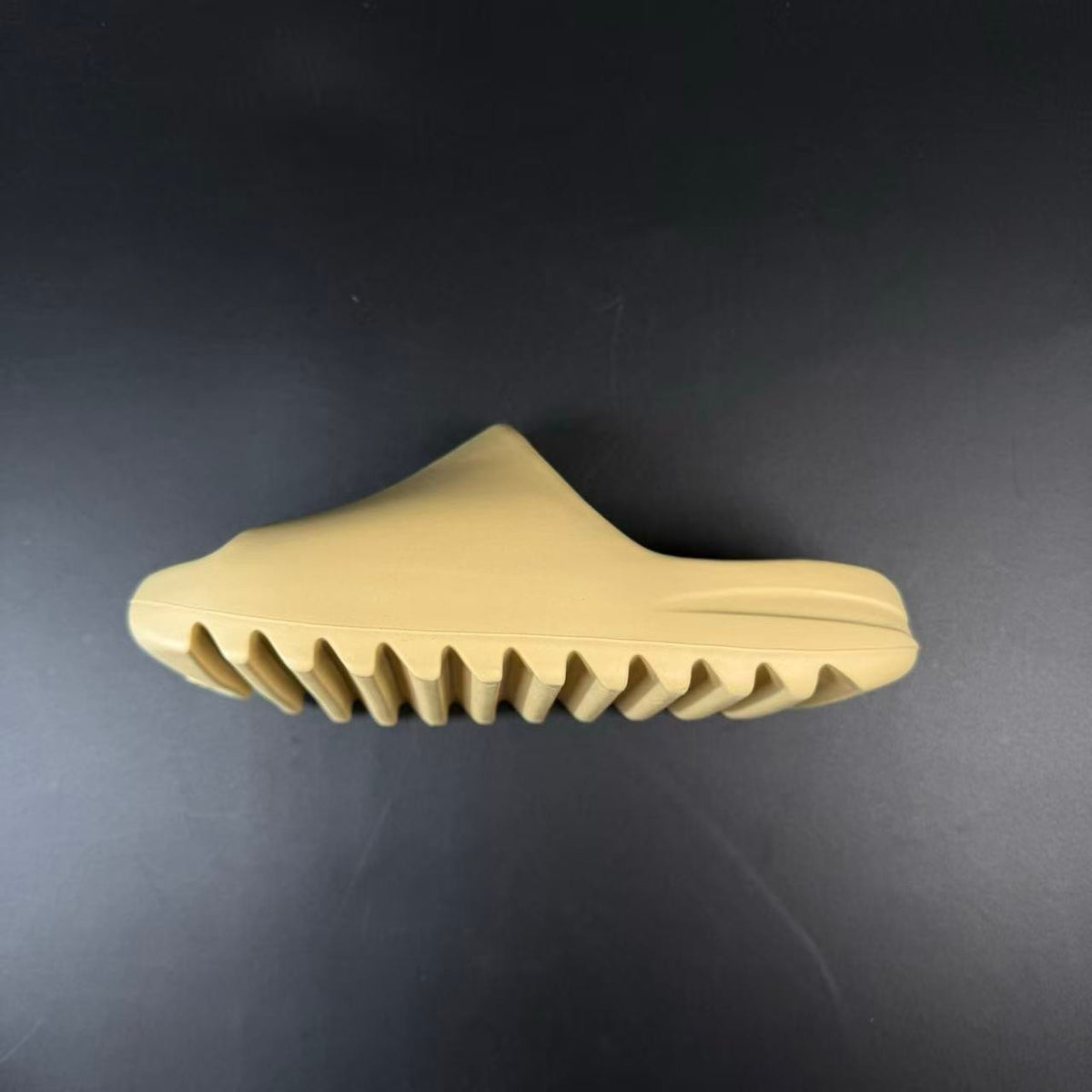 YEEZY SLIDE