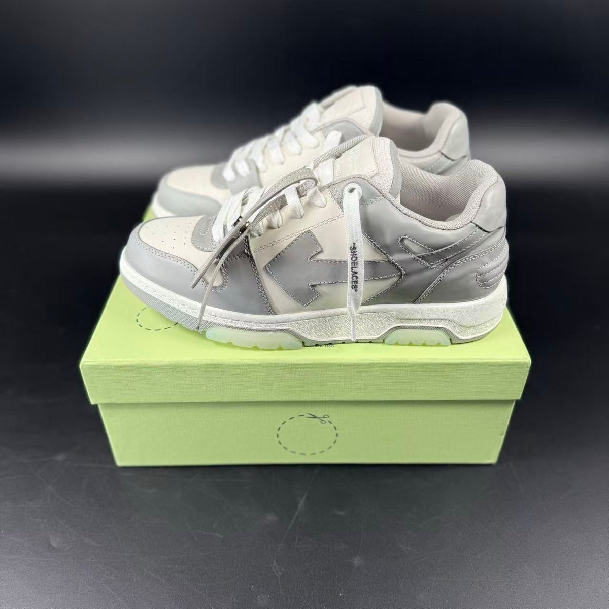 OFF-WHITE OUT OF OFFICE