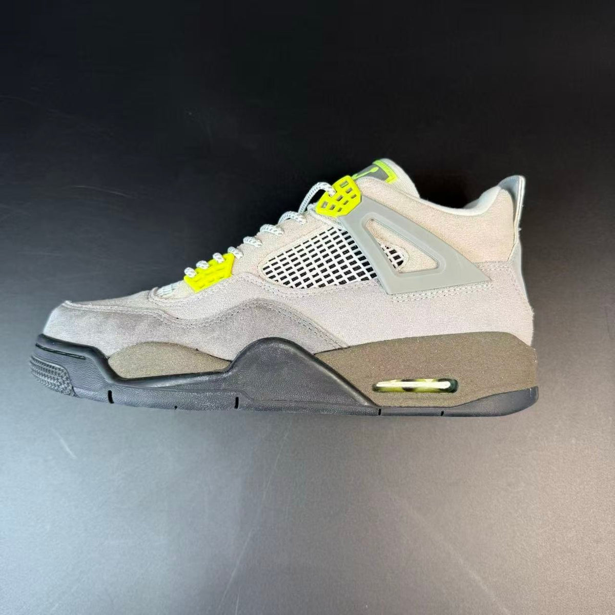 JORDAN 4