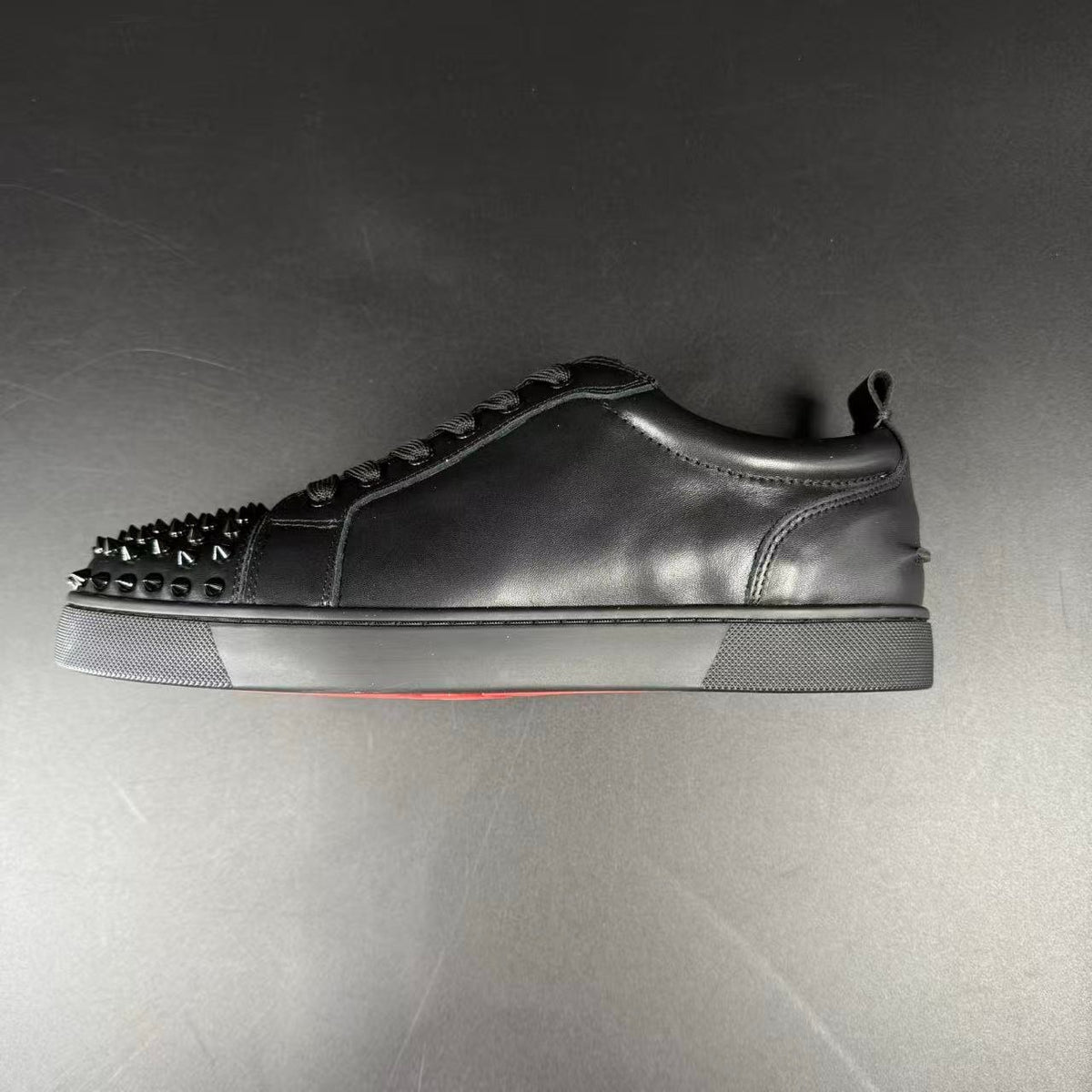 LOUBOUTIN