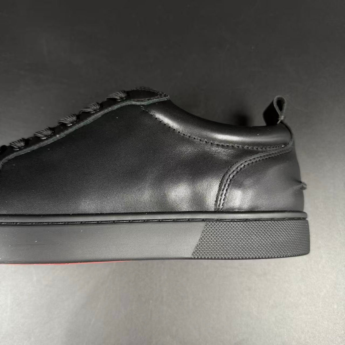 LOUBOUTIN