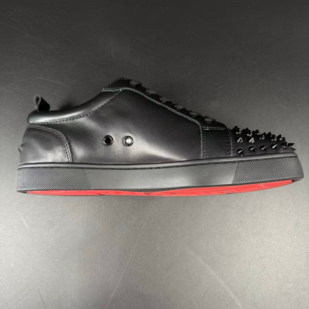 LOUBOUTIN