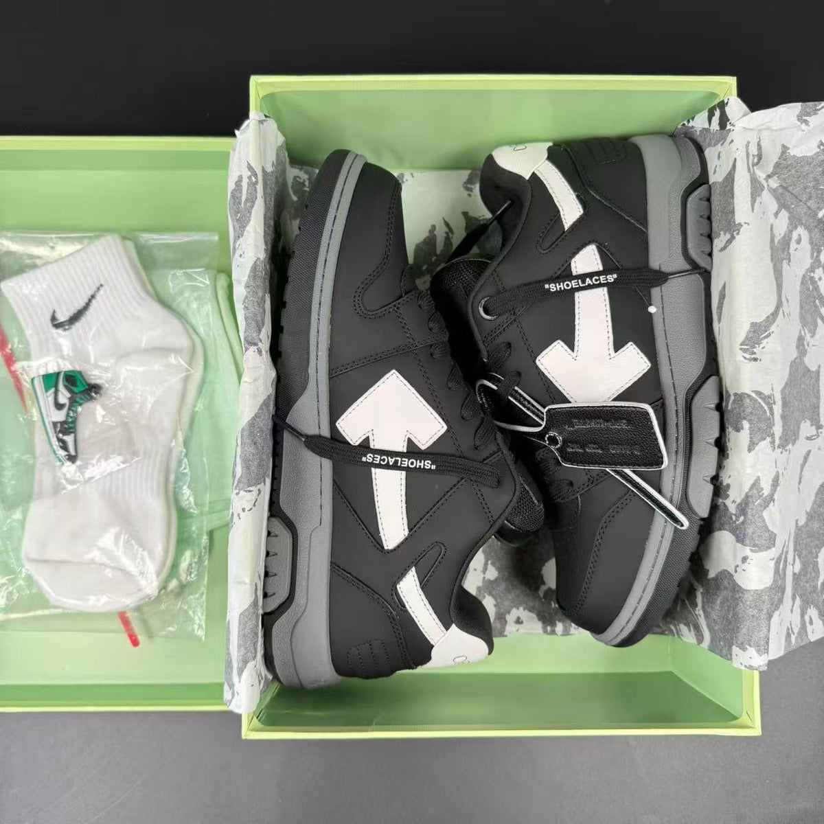 OFF-WHITE OUT OF OFFICE