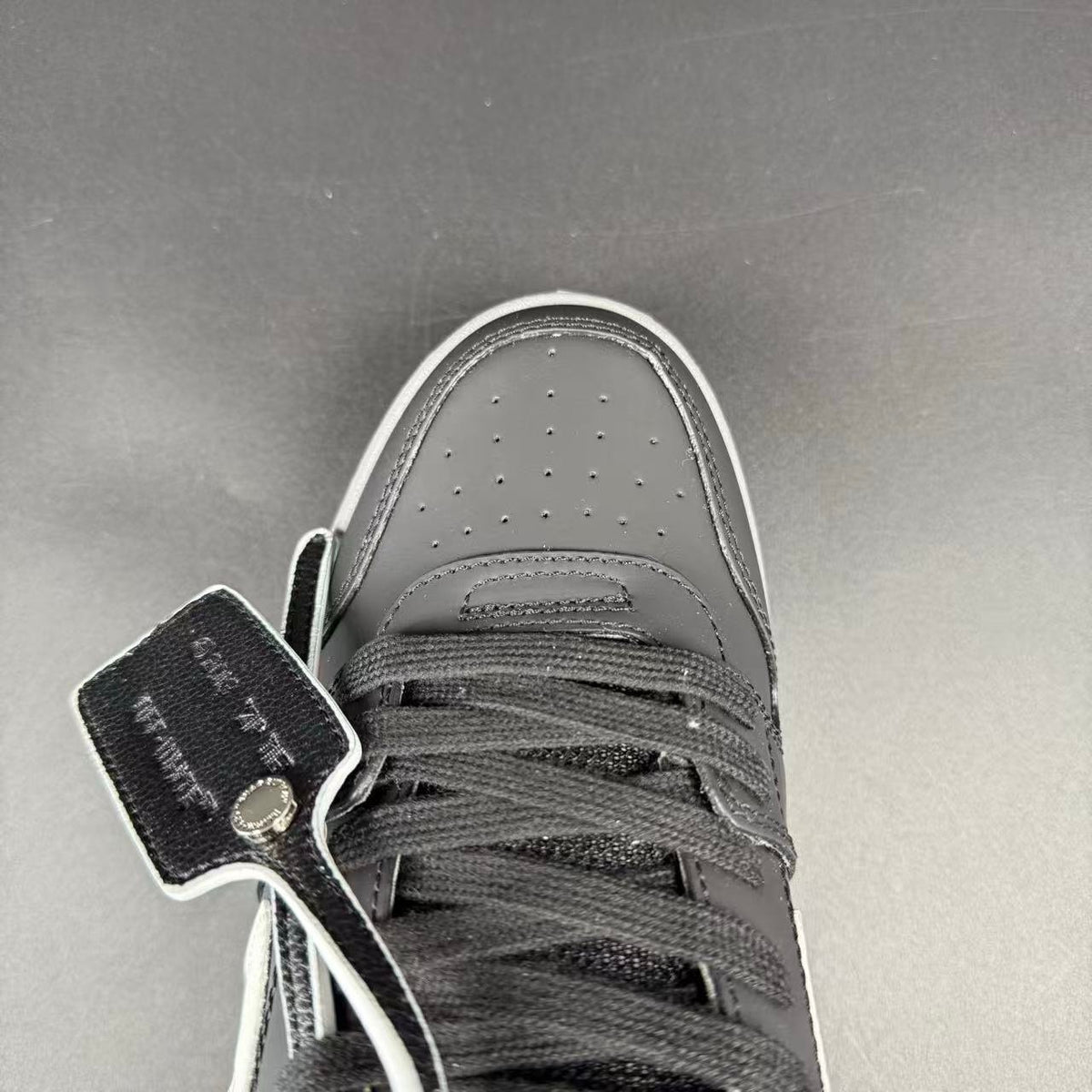 OFF-WHITE OUT OF OFFICE