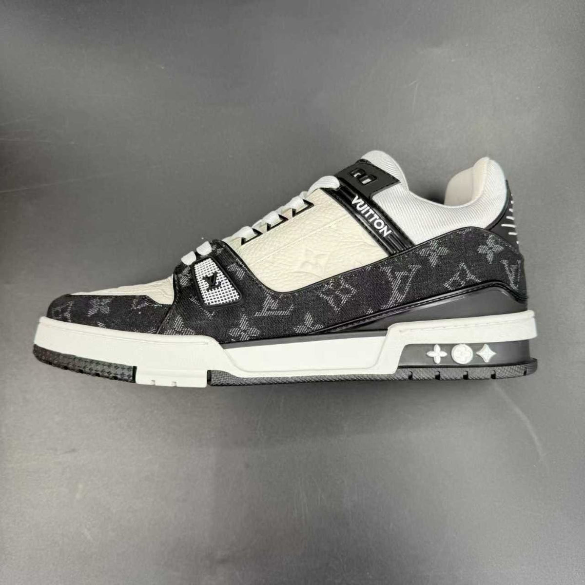 LV TRAINER