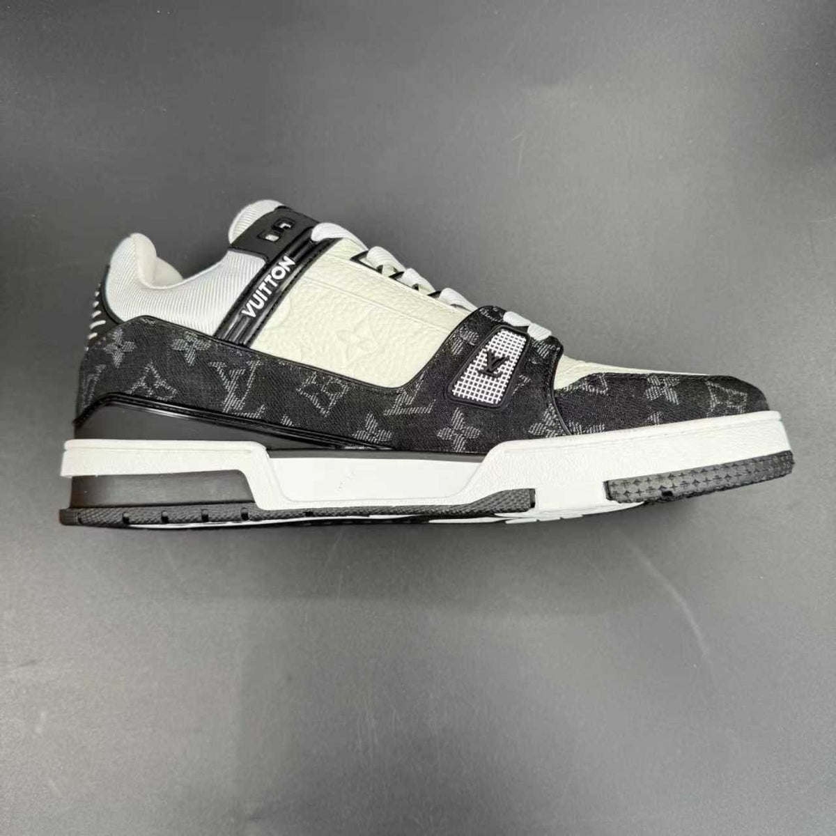 LV TRAINER