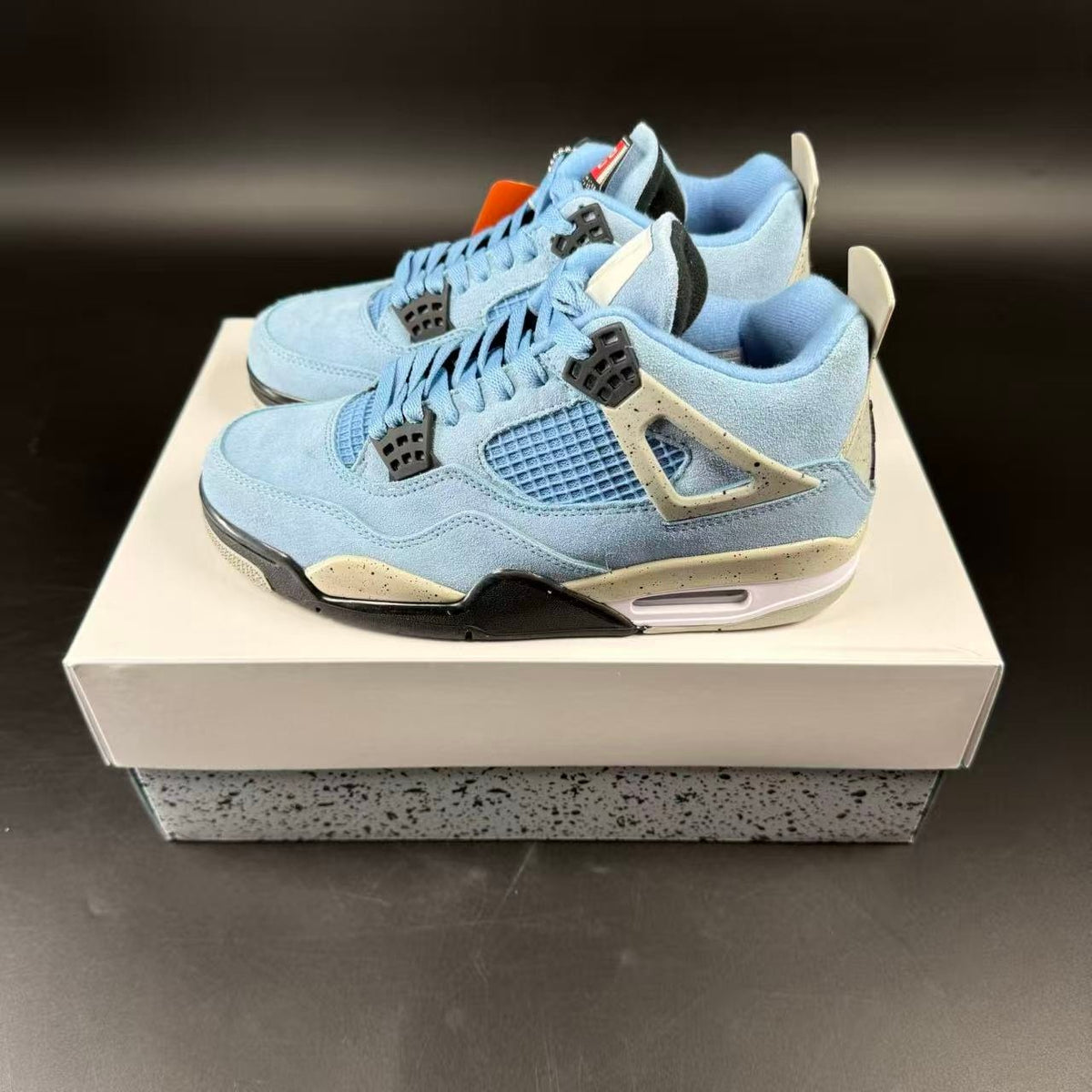 JORDAN 4