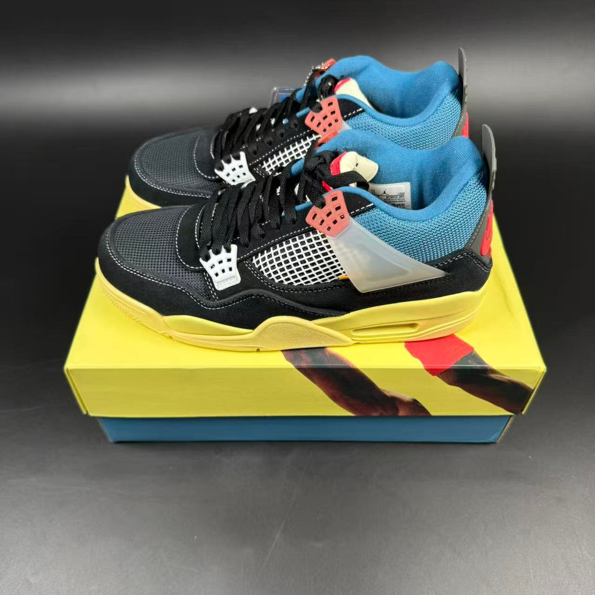 JORDAN 4