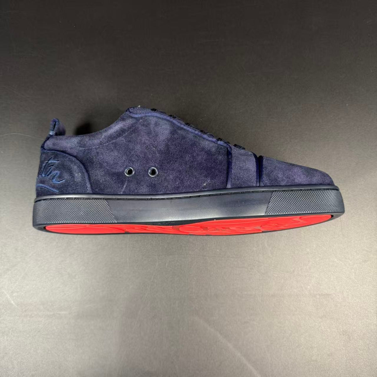 LOUBOUTIN