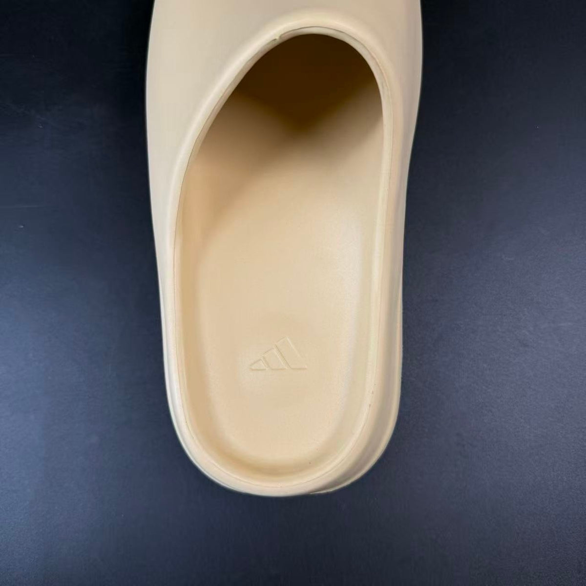 YEEZY SLIDE