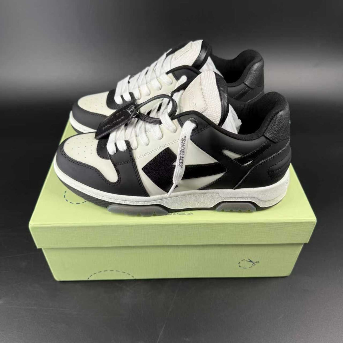 OFF-WHITE OUT OF OFFICE