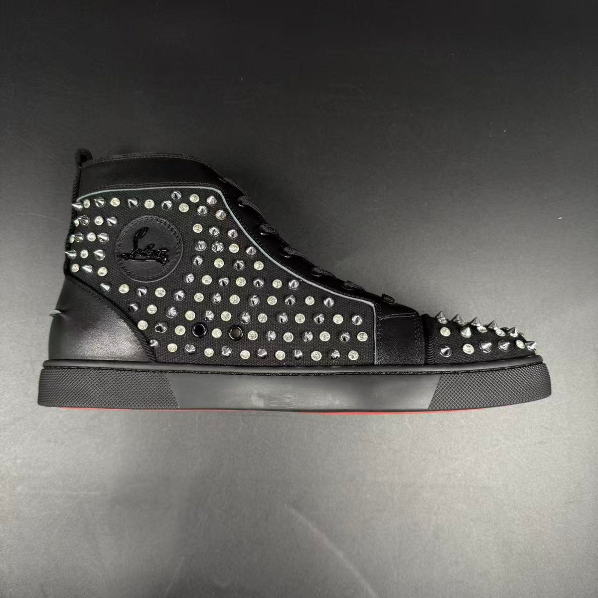 LOUBOUTIN