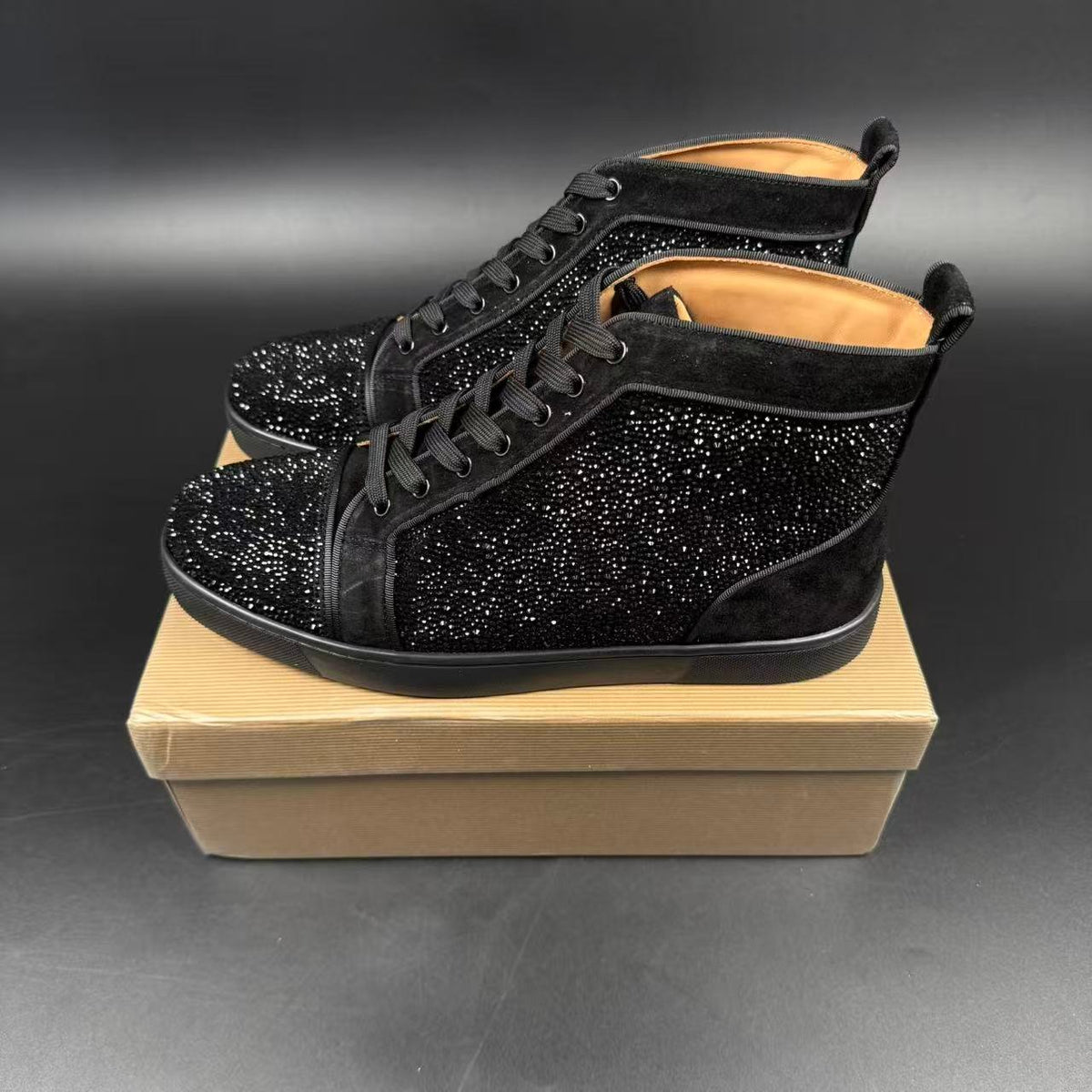 LOUBOUTIN