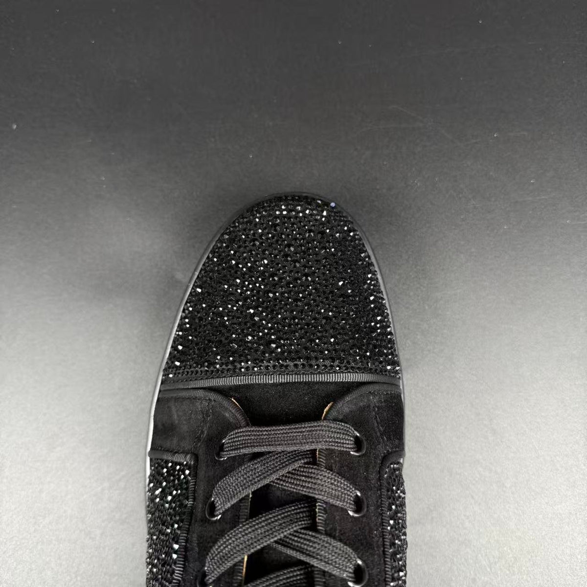 LOUBOUTIN
