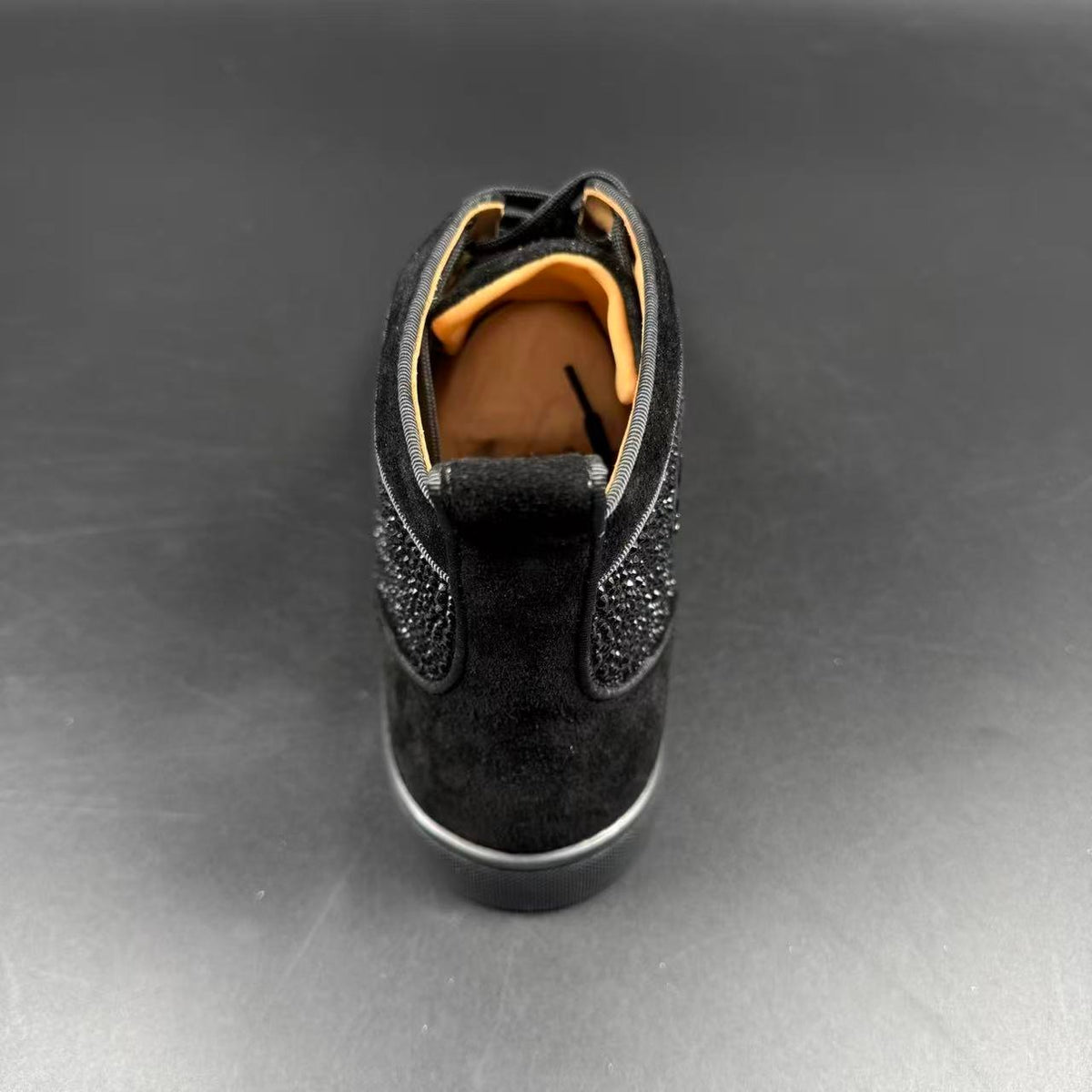 LOUBOUTIN