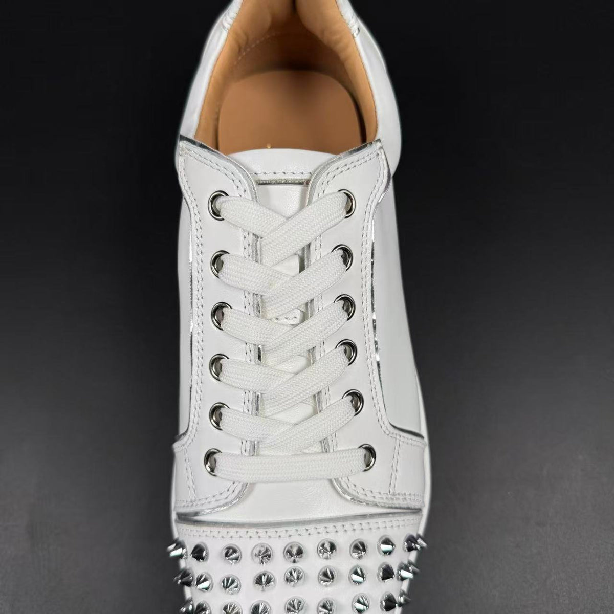LOUBOUTIN