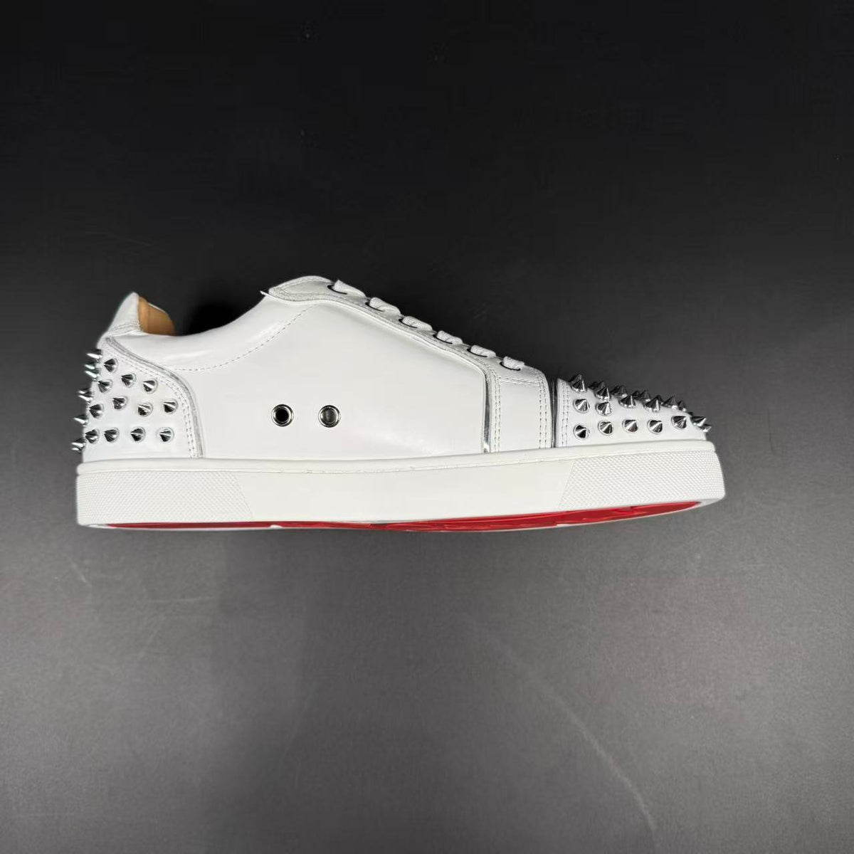 LOUBOUTIN