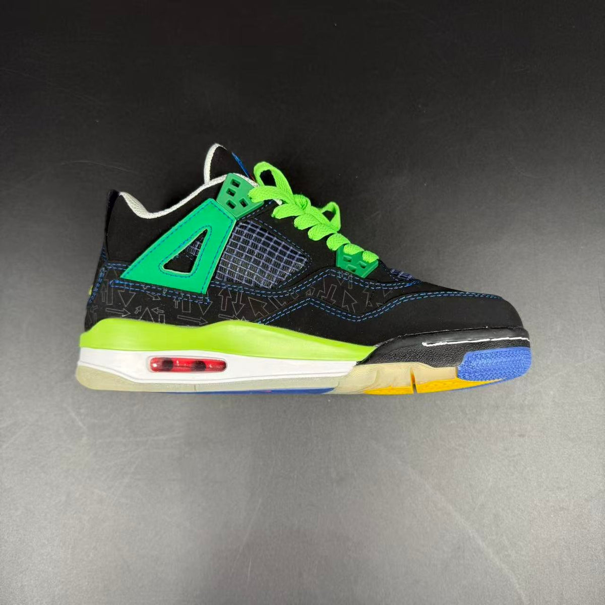 JORDAN 4