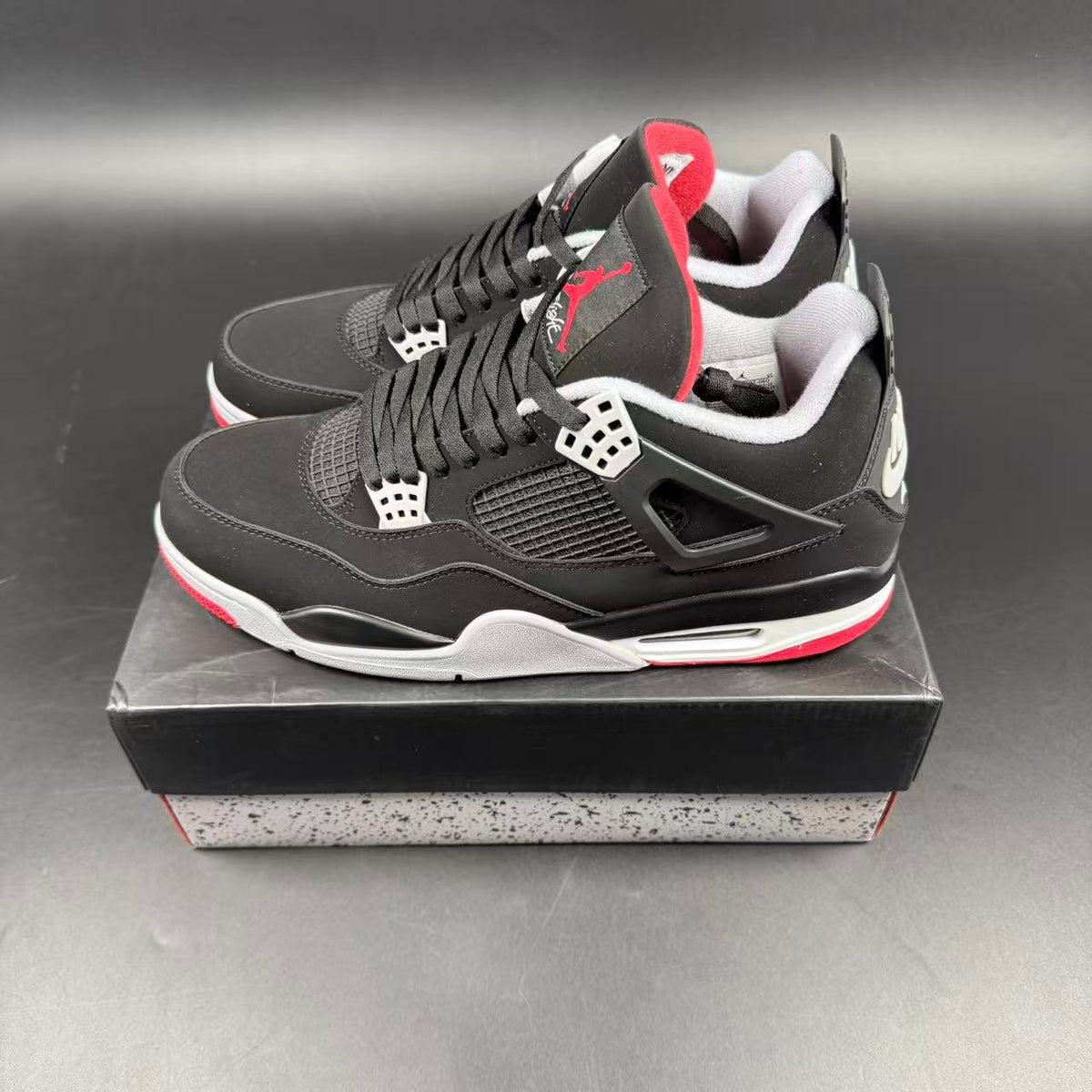 JORDAN 4