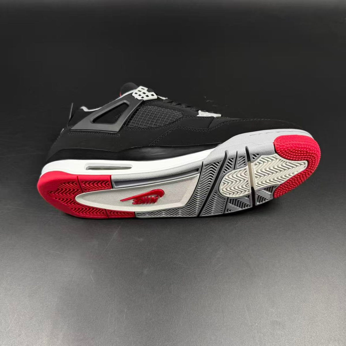 JORDAN 4