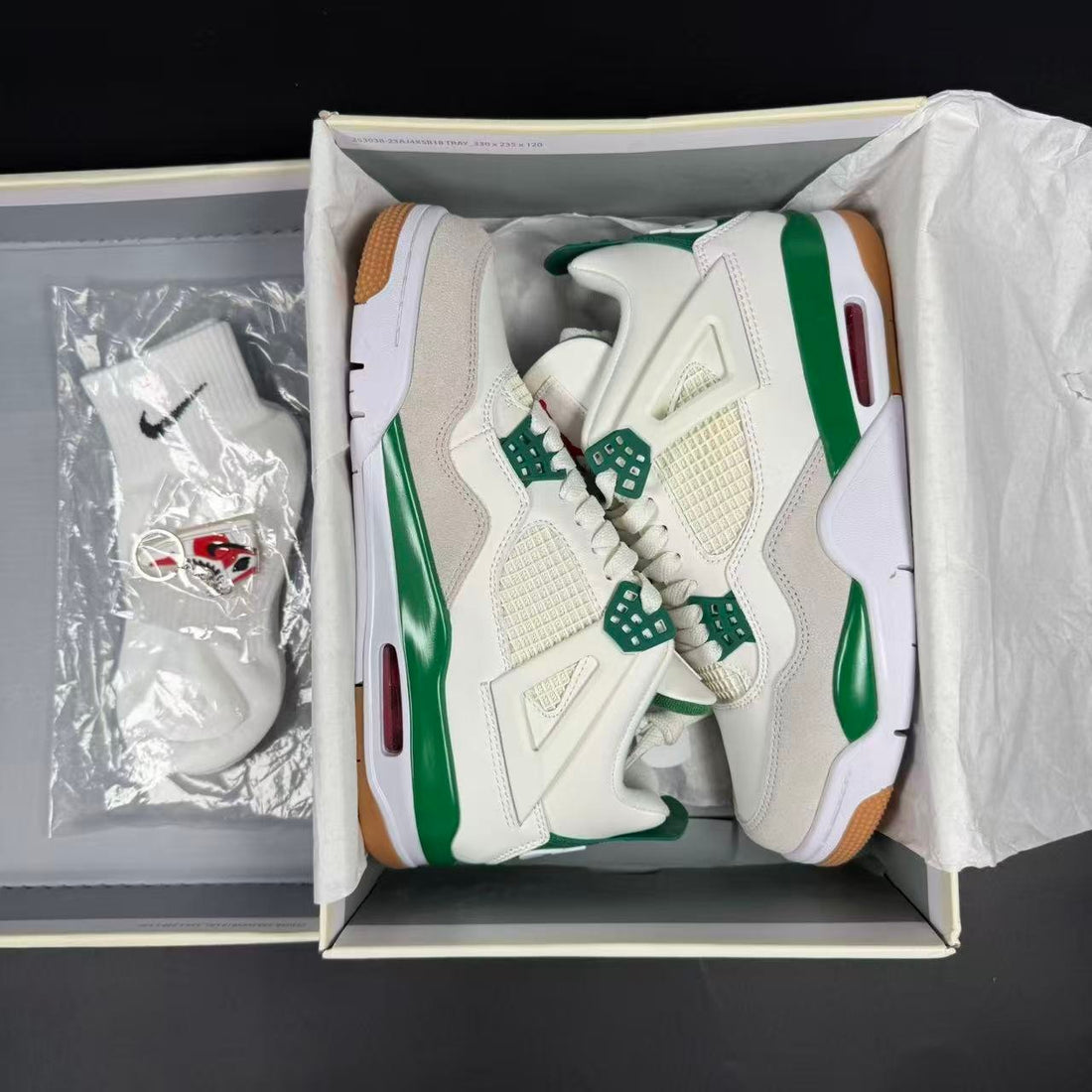 JORDAN 4