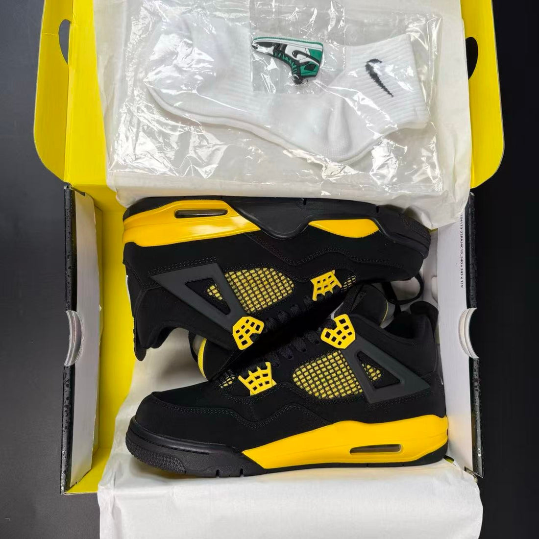 JORDAN 4